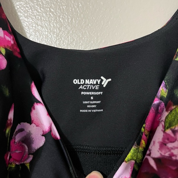 Old Navy Active (NWT) Black Floral Workout Top, Built-in Padded Sports Bra - Picture 4 of 6